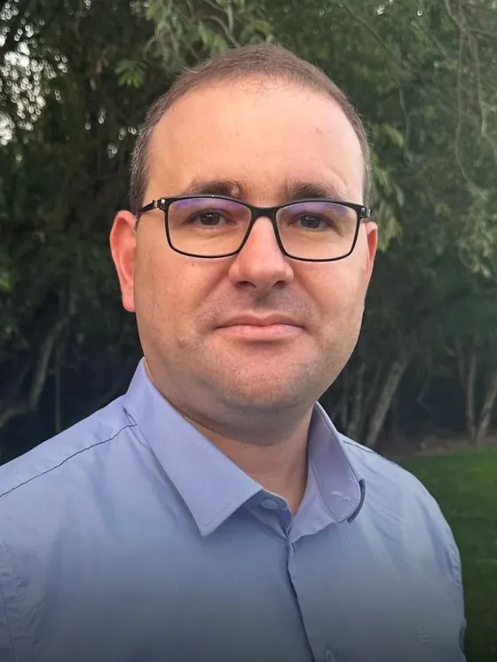 Prof. Daniel Debona