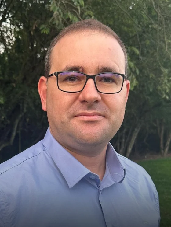Prof. Daniel Debona